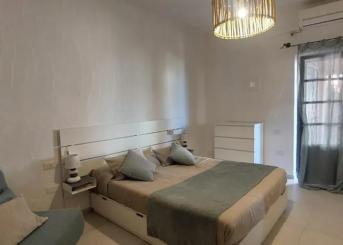 Casa Evelyn Capo Blu *