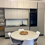 Casa Evelyn Capo Blu *