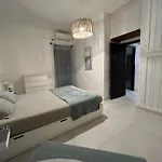 Casa Evelyn Capo Blu *
