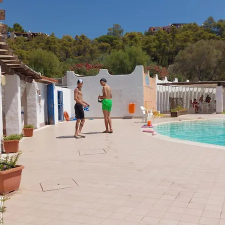 Casa Evelyn Capo Blu *