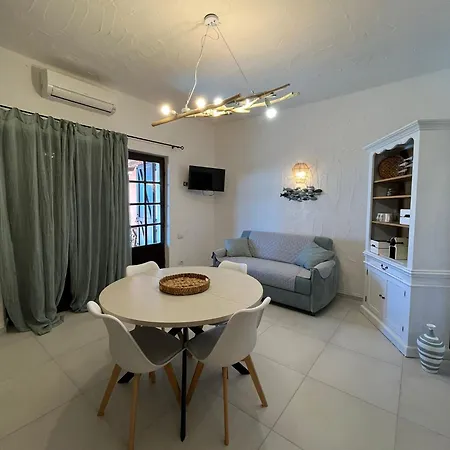 Casa Evelyn Capo Blu * Fort Village